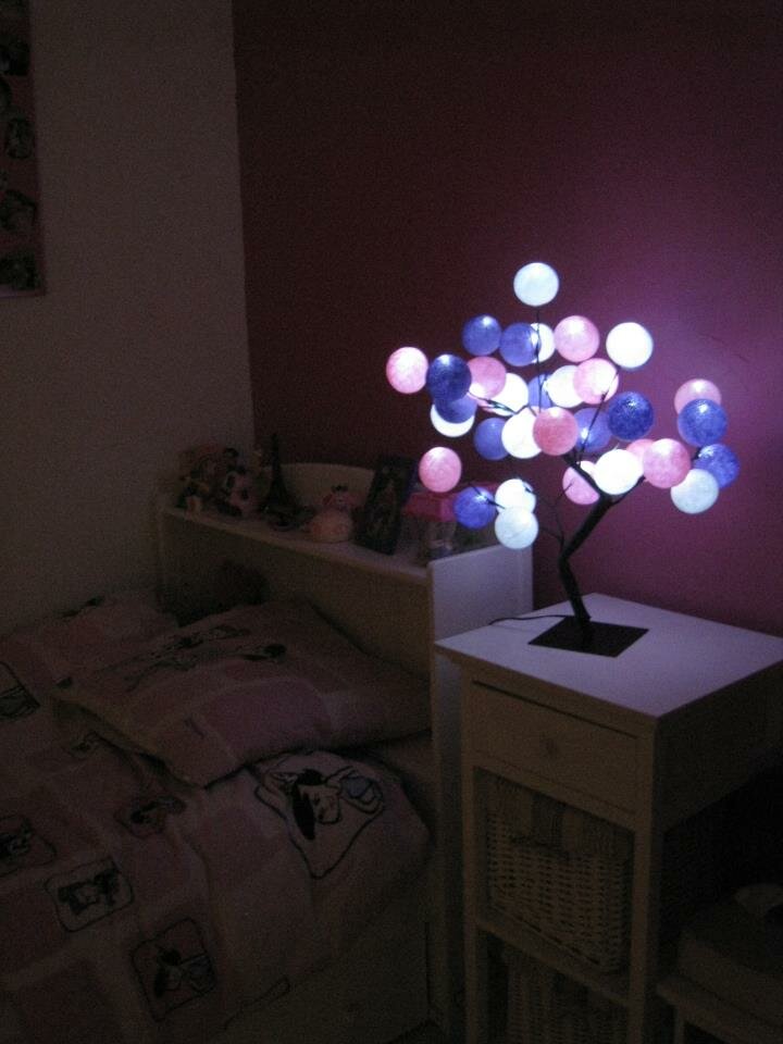 Guirlande-Magic-arbre-dans-chambre